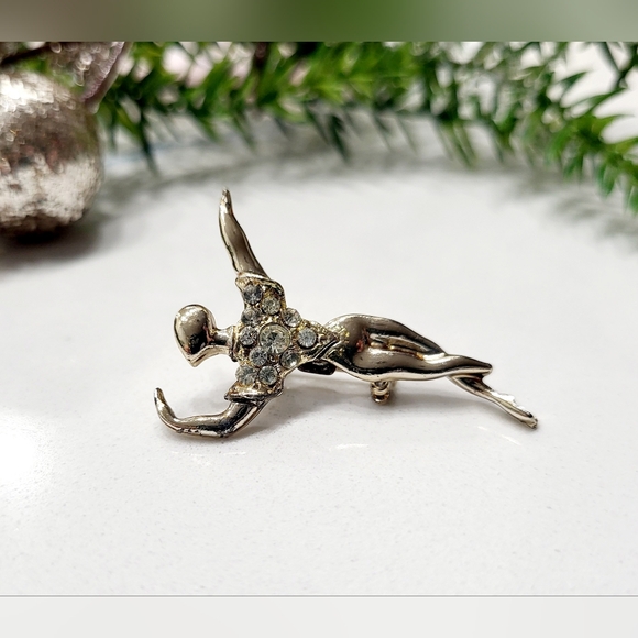 unbranded Jewelry - Vintage Dancing Brooch, Rhinestones & Goldtone